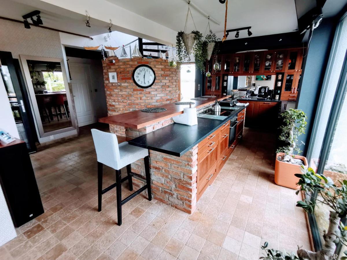 House Of Freedom With Sea View Sauna And Jacuzzi Oslonino Buitenkant foto